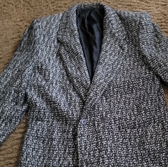 VINTAGE TRENCH COAT - Picture 9 of 16